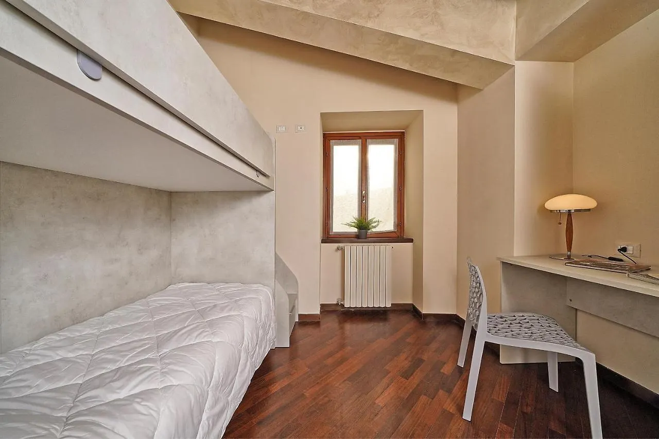 Apartment La Finestra Sul Lago San Felice del Benaco Italy